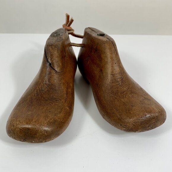 VTG Antique Toddler Wooden Shoe Last Pair, Leather Laces Metal Plates #4 - Picture 1 of 14